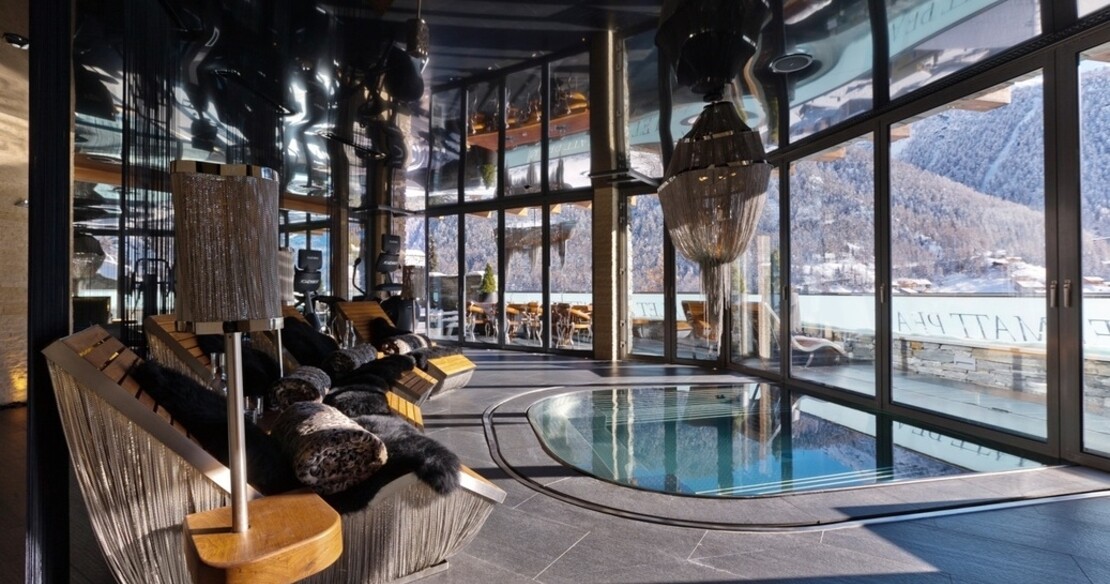Luxury ski chalets with hot tub don't come much finer than Zermatt Peak