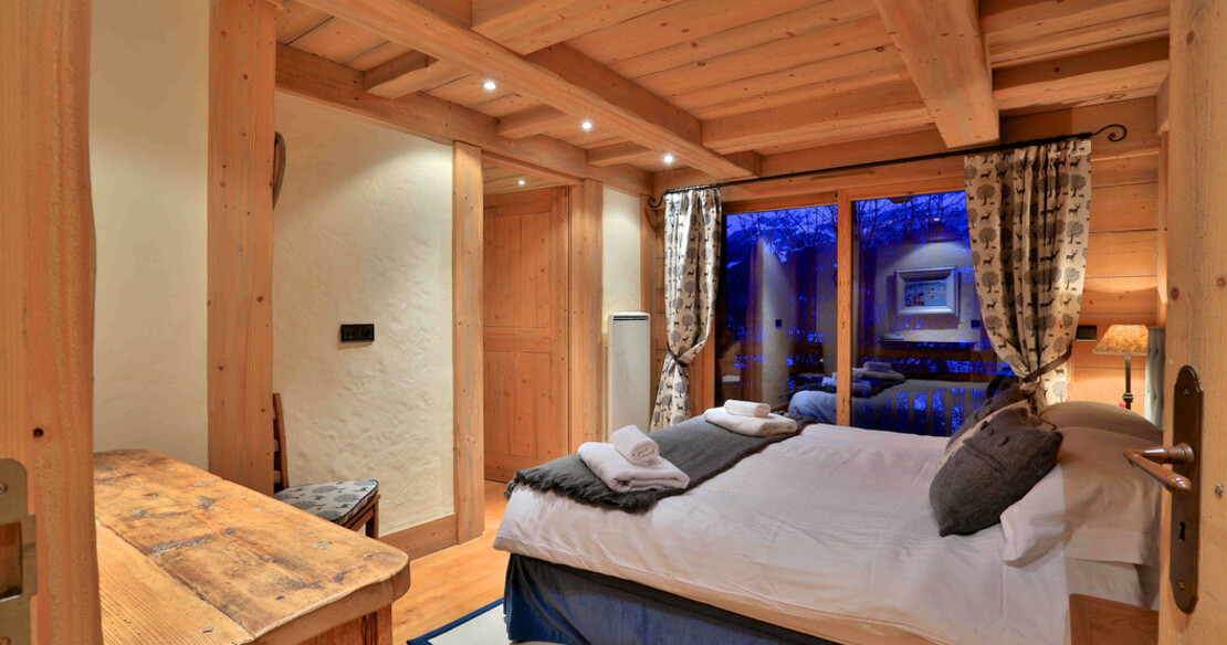 Chalet du Vallon Meribel Village - bedroom