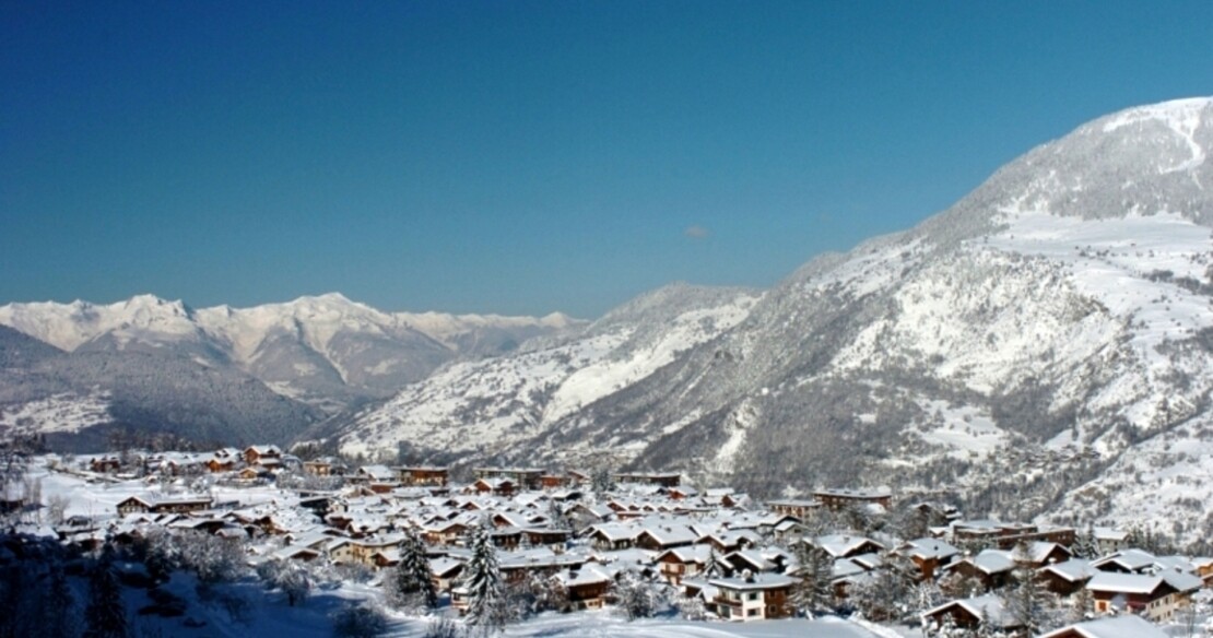 Luxury chalets and hotels in Courchevel le Praz resort in France