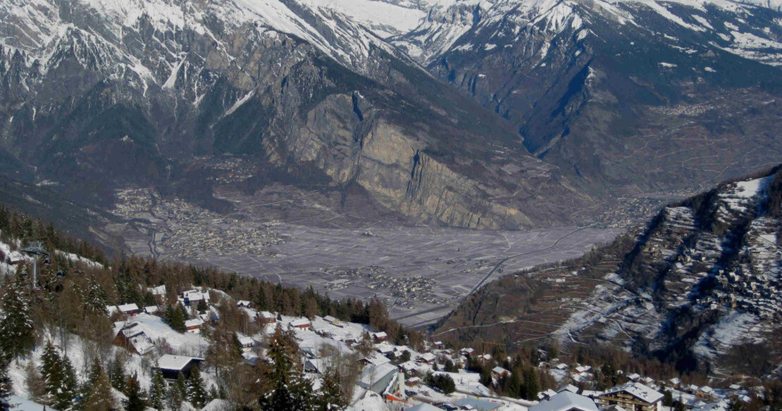 Luxury chalets in Tzoumaz Switzerland