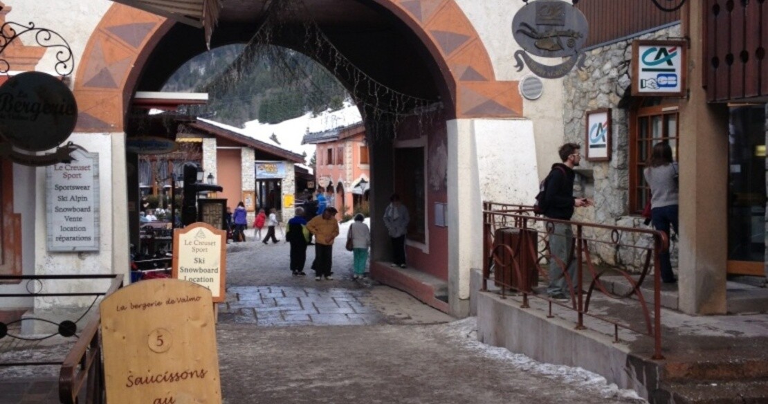 Luxury chalets and hotels in Valmorel, France