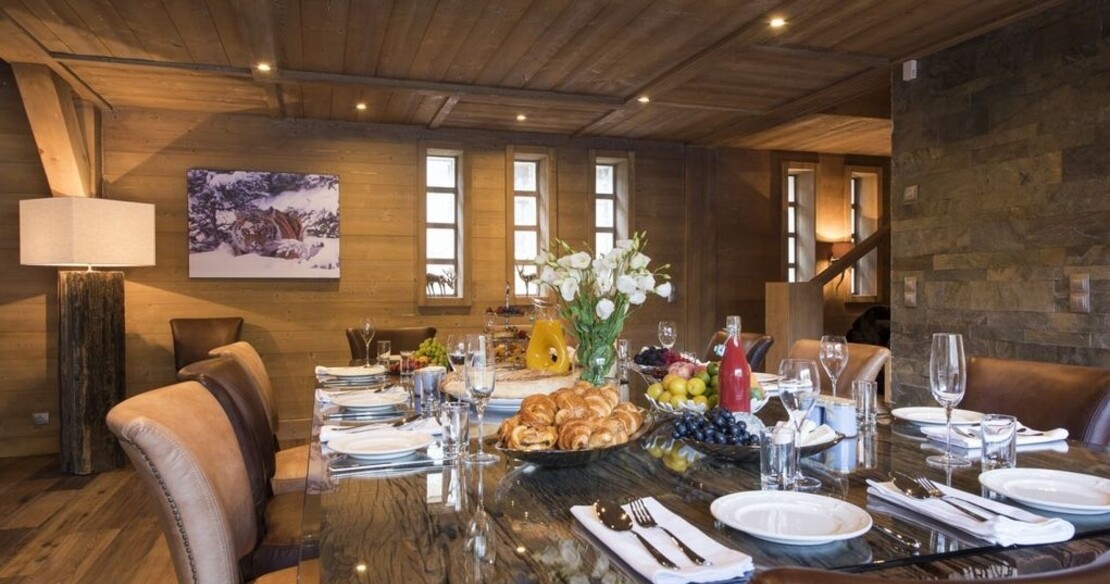 Luxury chalets in Tignes - Chalet Ambre dining room