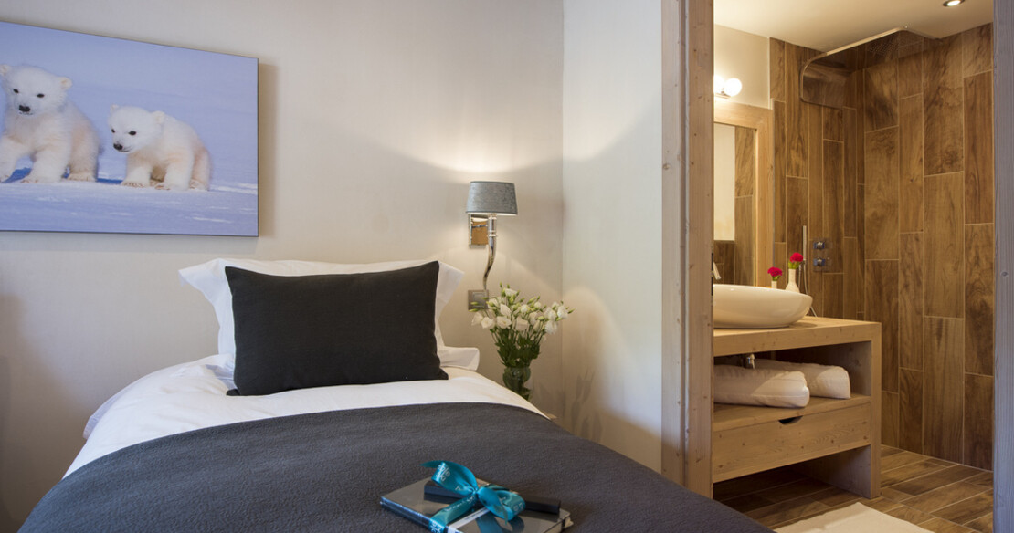 Luxury chalets in Tignes - Chalet Ambre bedroom