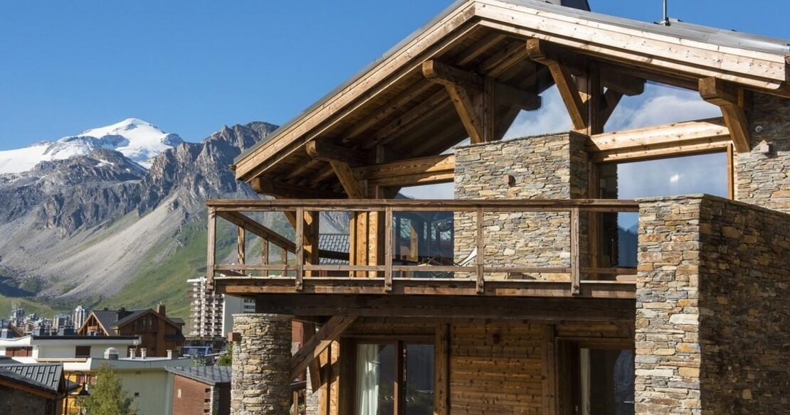 Luxury chalets in Tignes - Chalet Opal exterior