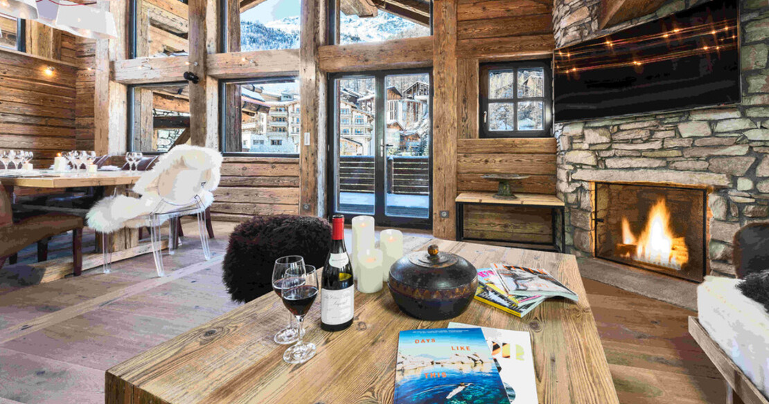 Chalet Papillon Val d'Isere - fireplace
