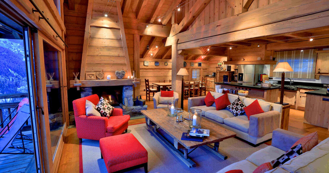 Chalet du Vallon Meribel Village - sitting room