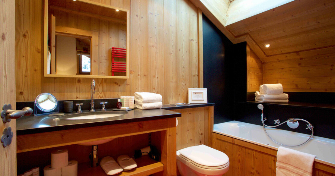 Chalet Trois Ours Meribel - bathroom