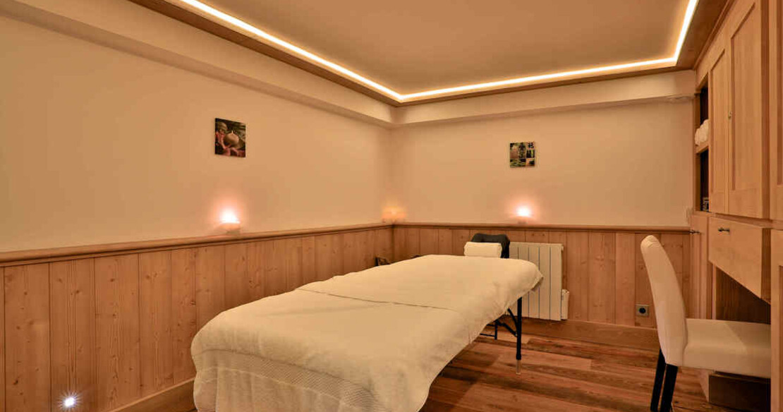 Chalet Trois Ours Meribel - treatment room