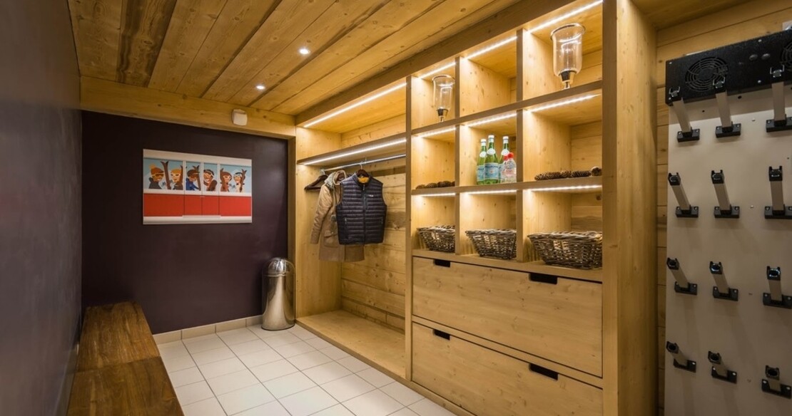 chalet M the boutique chalet company - coatroom