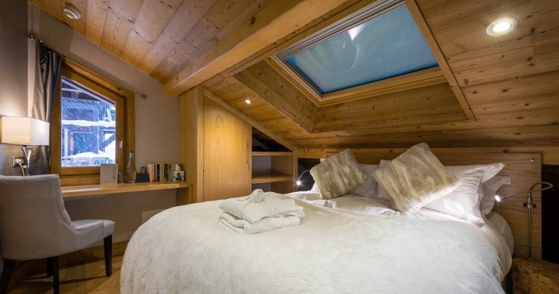 chalet twenty26 the boutique chalet company - bedroom