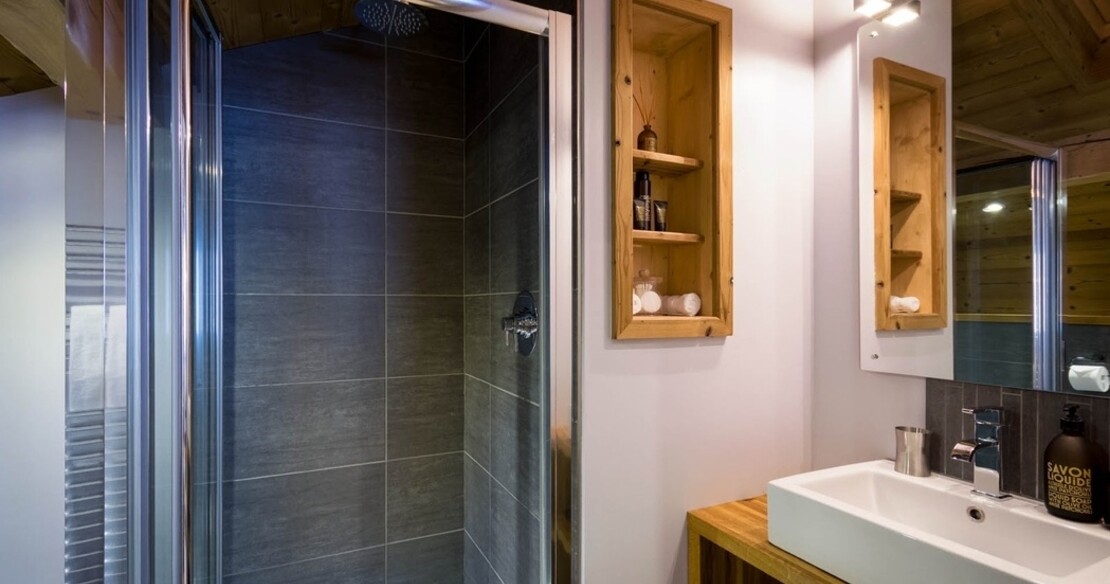 chalet twenty26 the boutique chalet company - bathroom