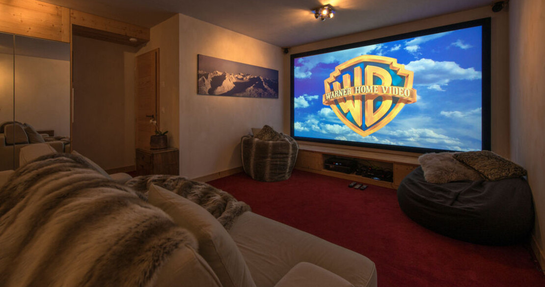 Chalet Rock - cinema room