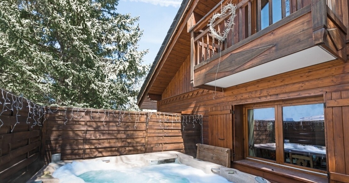 Chalet Bulle de Neige in Courchevel 1850 - hot tub