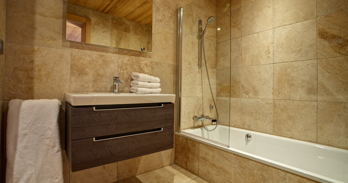 Chalet Bouquetin Morzine - bathroom