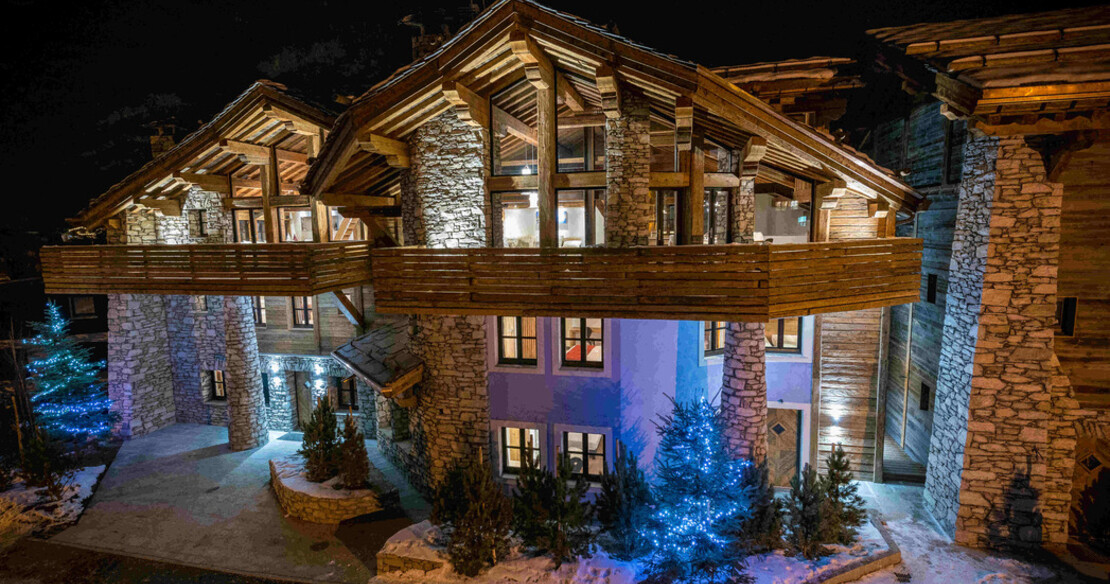 Chalet Face Val d'Isere - exterior of the chalet at night