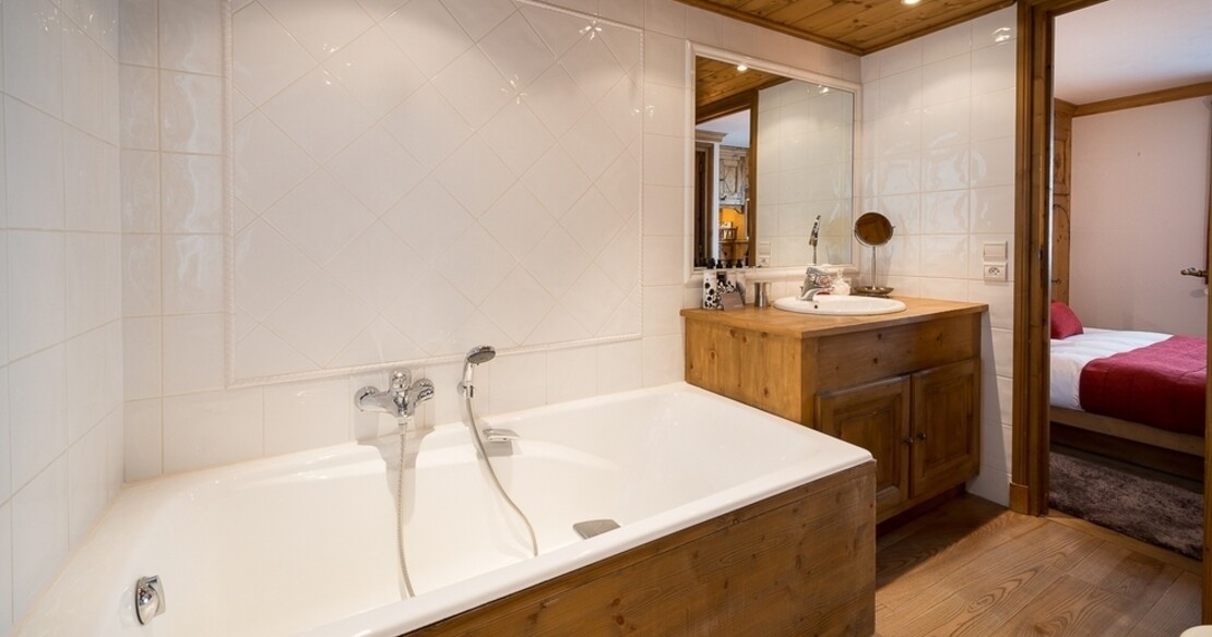 Chalet Bulle de Neige in Courchevel 1850 - bathroom