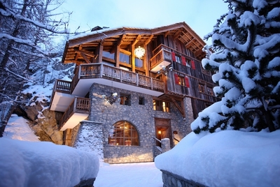 Chalet Le Rocher Val d'Isere - exterior of the chalet