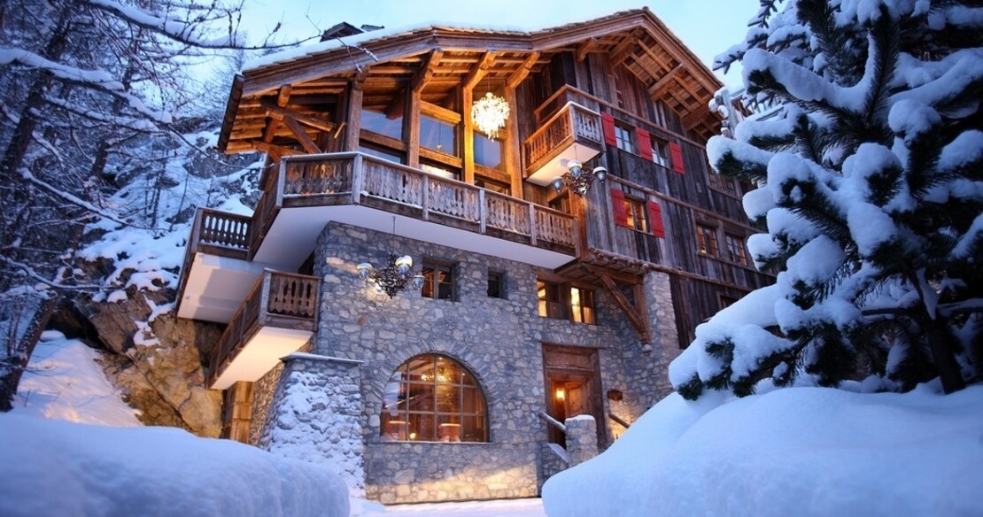 Chalet Le Rocher Val d'Isere - exterior of the chalet