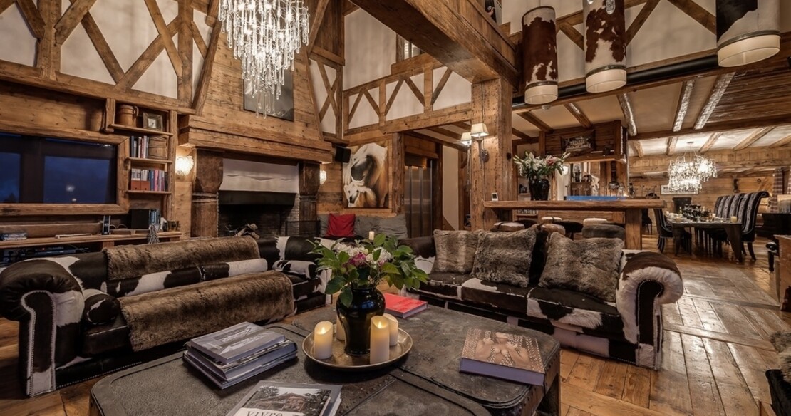 Chalet Le Rocher Val d'Isere - main sitting room