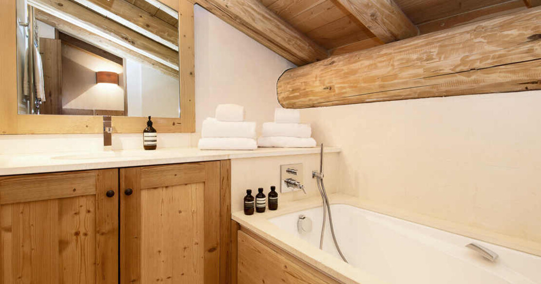 Chalet Grand Sarire Val d'Isere - bathroom