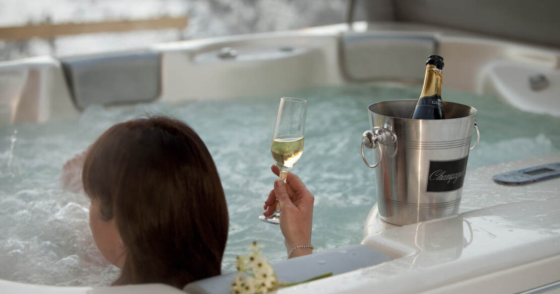 Chalet Auriane Tzoumaz - outdoor hot tub