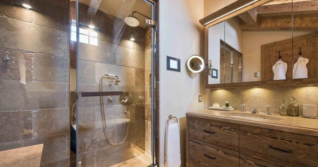 Chalet Chouqui Verbier - ensuite shower room