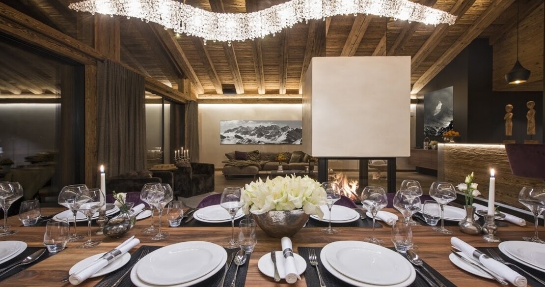 Chalet Elbrus Zermatt - dining table