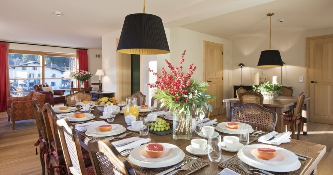 Chalet Griffin St Anton - dining table