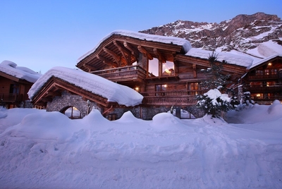 Chalet Marco Polo Val d'Isere - downstairs bar