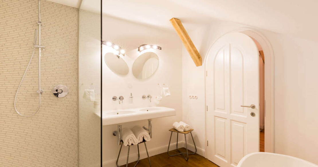 Sweet Little Home in St Anton shower