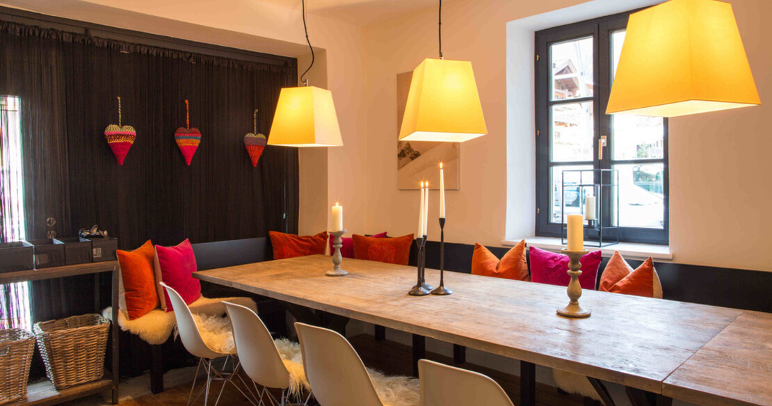 Sweet Little Home in St Anton dining table