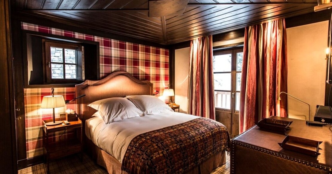 Chalet Ebene, Val d'Isere, double bedroom