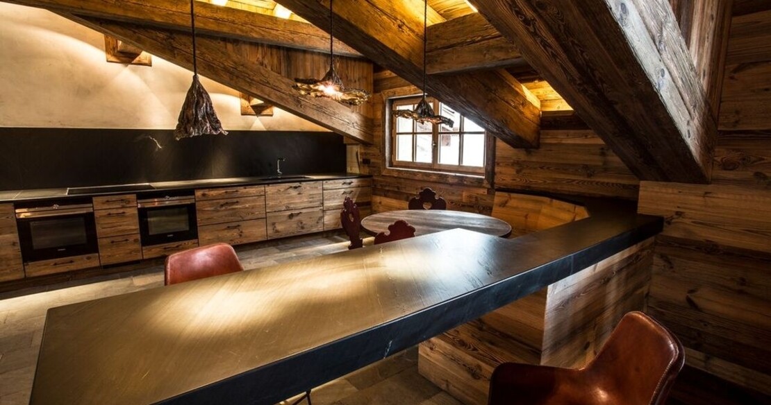 Chalet Chene, Val d'Isere, kitchen table 
