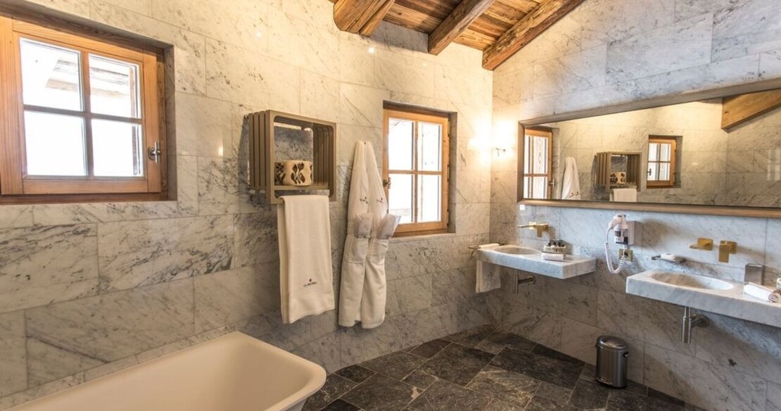 Chalet Ambre, Val d'Isere, marble bathroom 