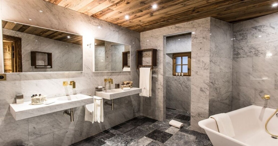 Chalet Chene, Val d'Isere, marble bathroom