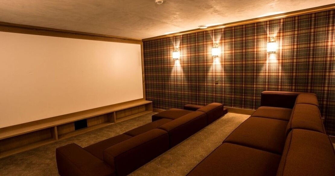 Chalet Chene, Val d'Isere, cinema room 