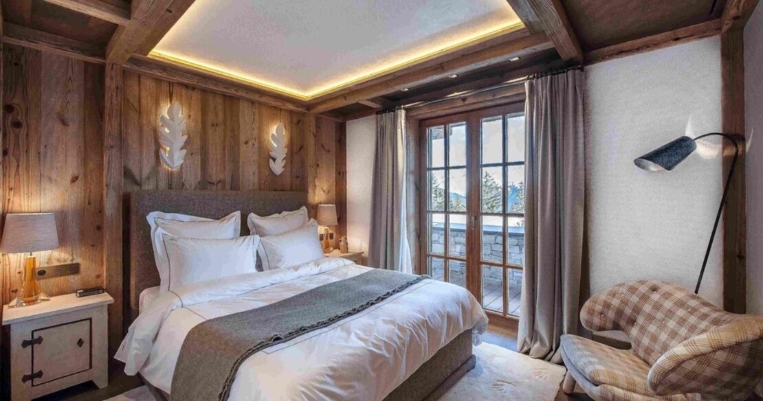 Chalet Cryst'Aile, Courchevel 1850, double bedroom