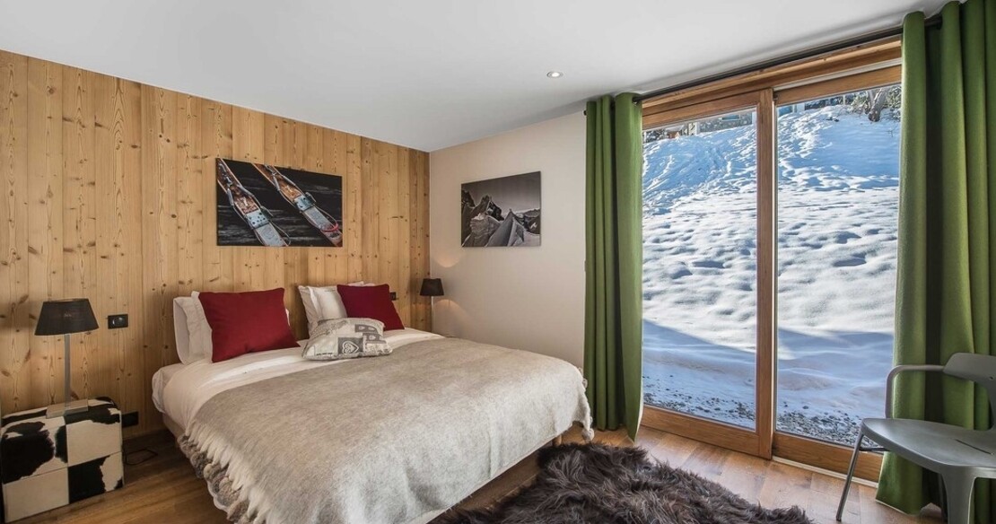 Chalet Ancolie, Courchevel 1550, double bedroom