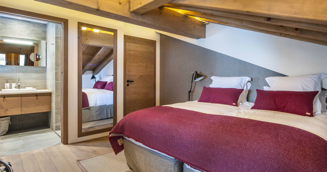 Chalet 1550, Courchevel Village, double bedroom