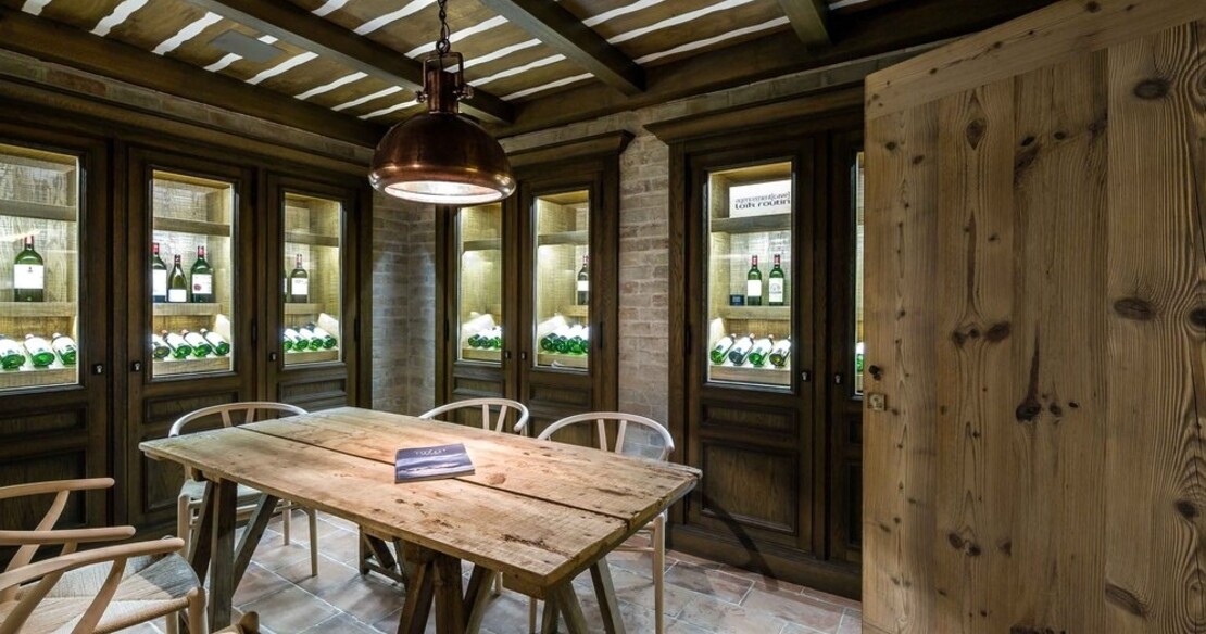 Chalet Bastidons, Courchevel 1850, breakfast table