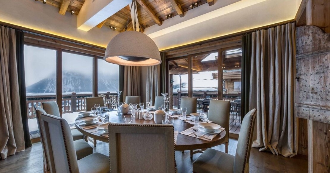 The dining table in chalet Bastidons, Courchevel 1850