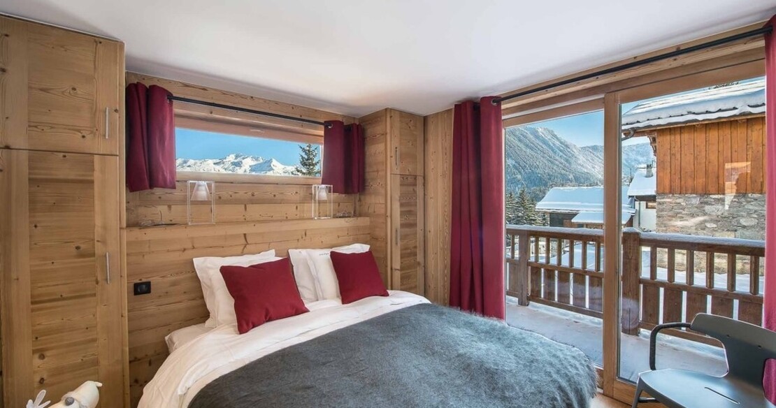 Chalet Ancolie, Courchevel 1550, double bedroom