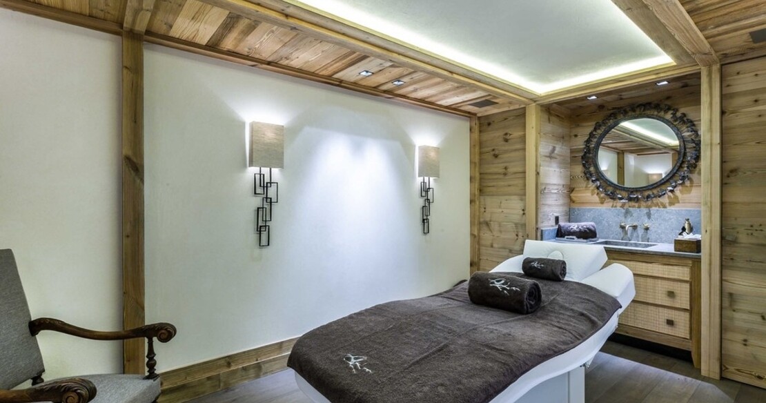 Chalet Bastidons, Courchevel 1850, treatment room