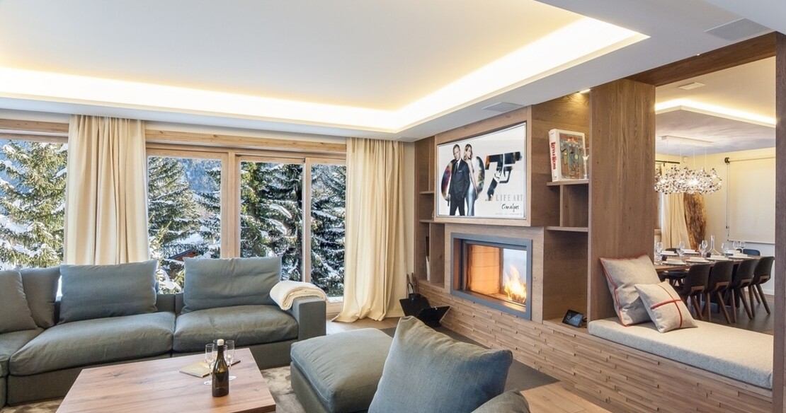 Chalet 1550, Courchevel Village, sofas in the sitting room
