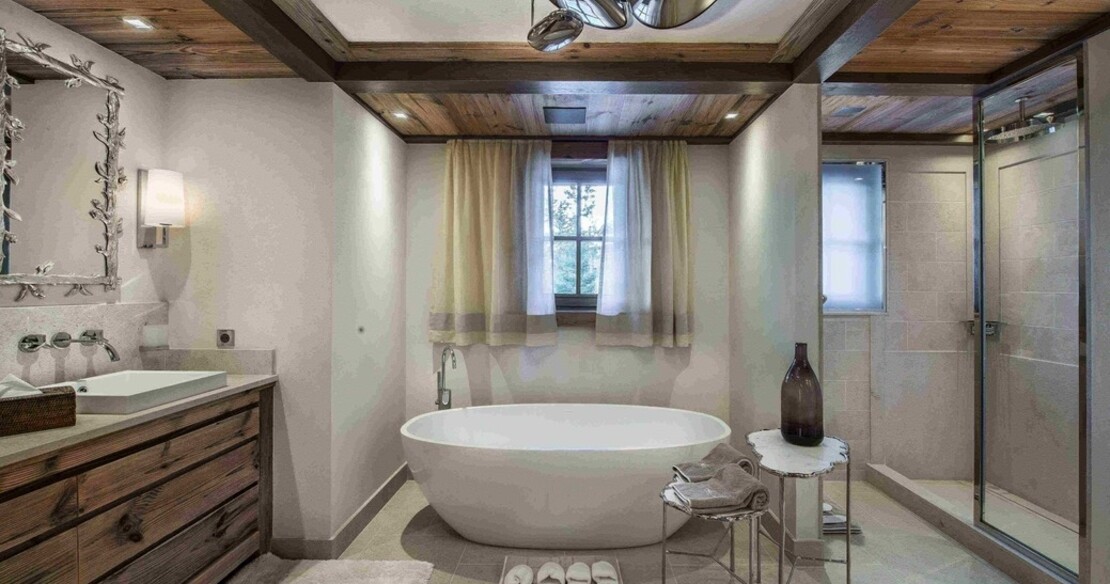 Chalet Cryst'Aile, Courchevel 1850, master bathroom