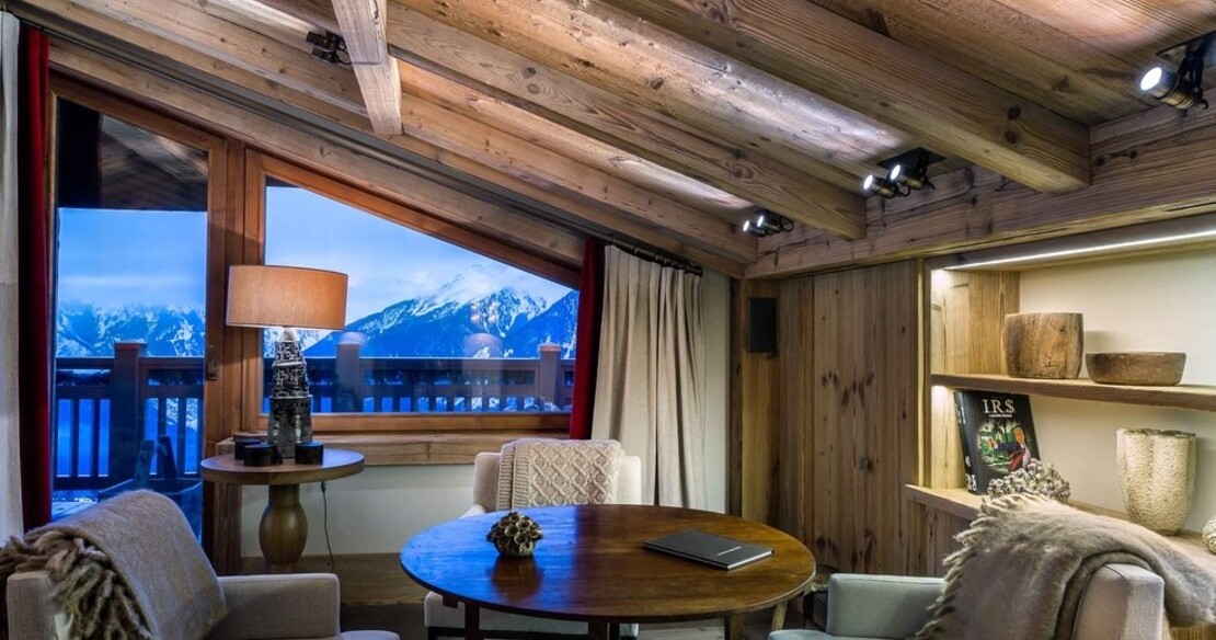 Chalet Nanuq, Courchevel 1850, sofas in the sitting room