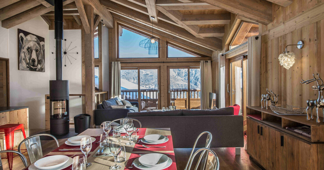 Chalet Ancolie, Courchevel 1550, the dining area 