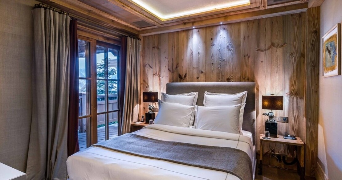 Chalet Bastidons, Courchevel 1850, double bedroom