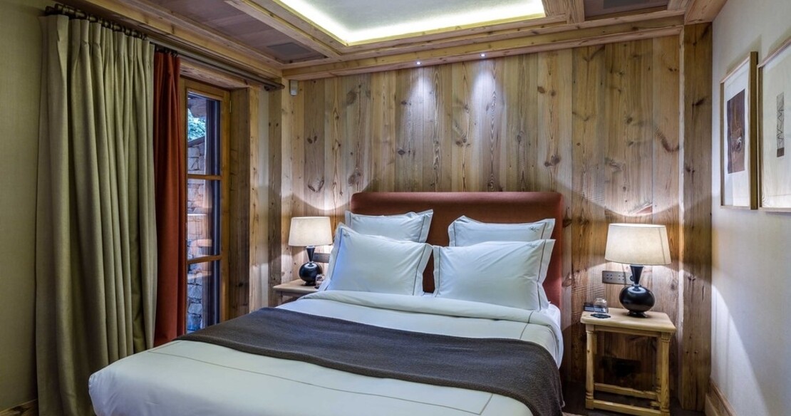 Chalet Bastidons, Courchevel 1850, double bedroom