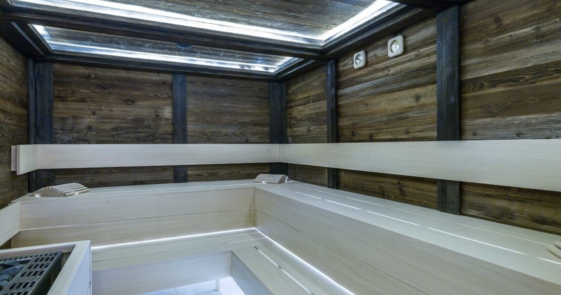 Chalet Bastidons, Courchevel 1850, the steamroom